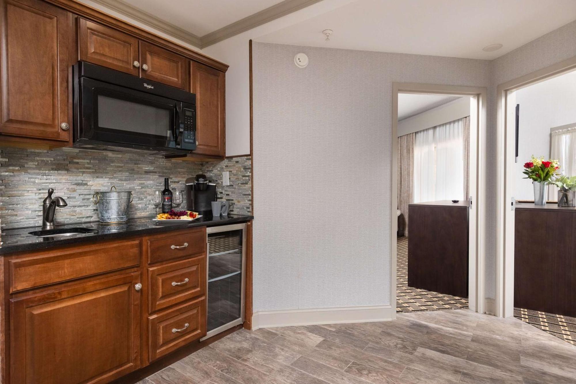 Inn At The Colonnade Baltimore - A Doubletree By Hilton Hotel Buitenkant foto